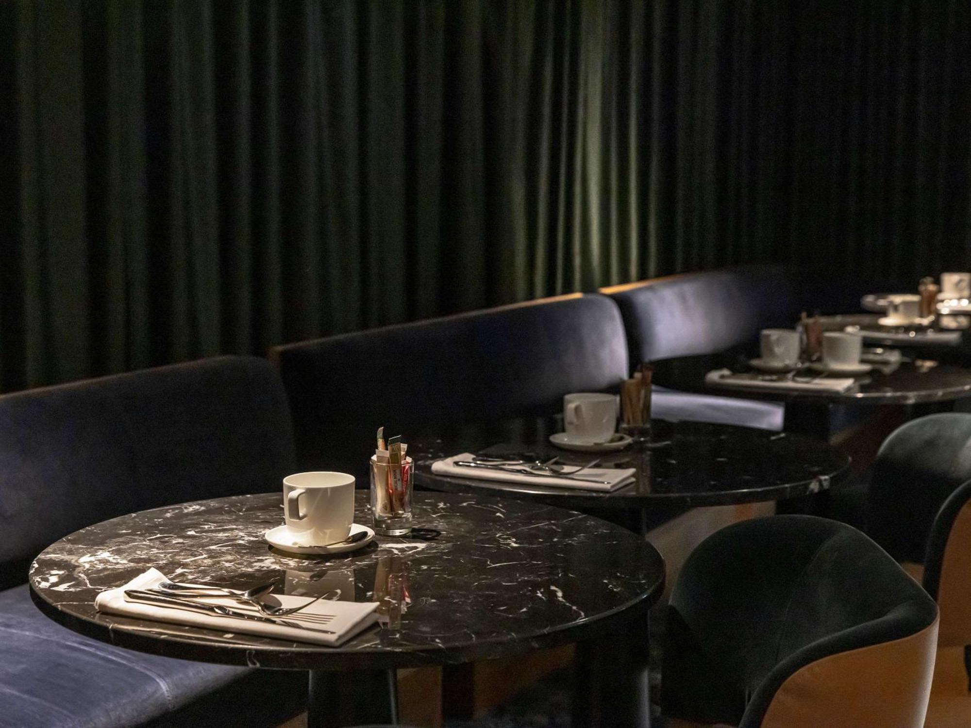 La Licorne Hotel & Spa Troyes - Mgallery Collection ทรัวส์ ภายนอก รูปภาพ