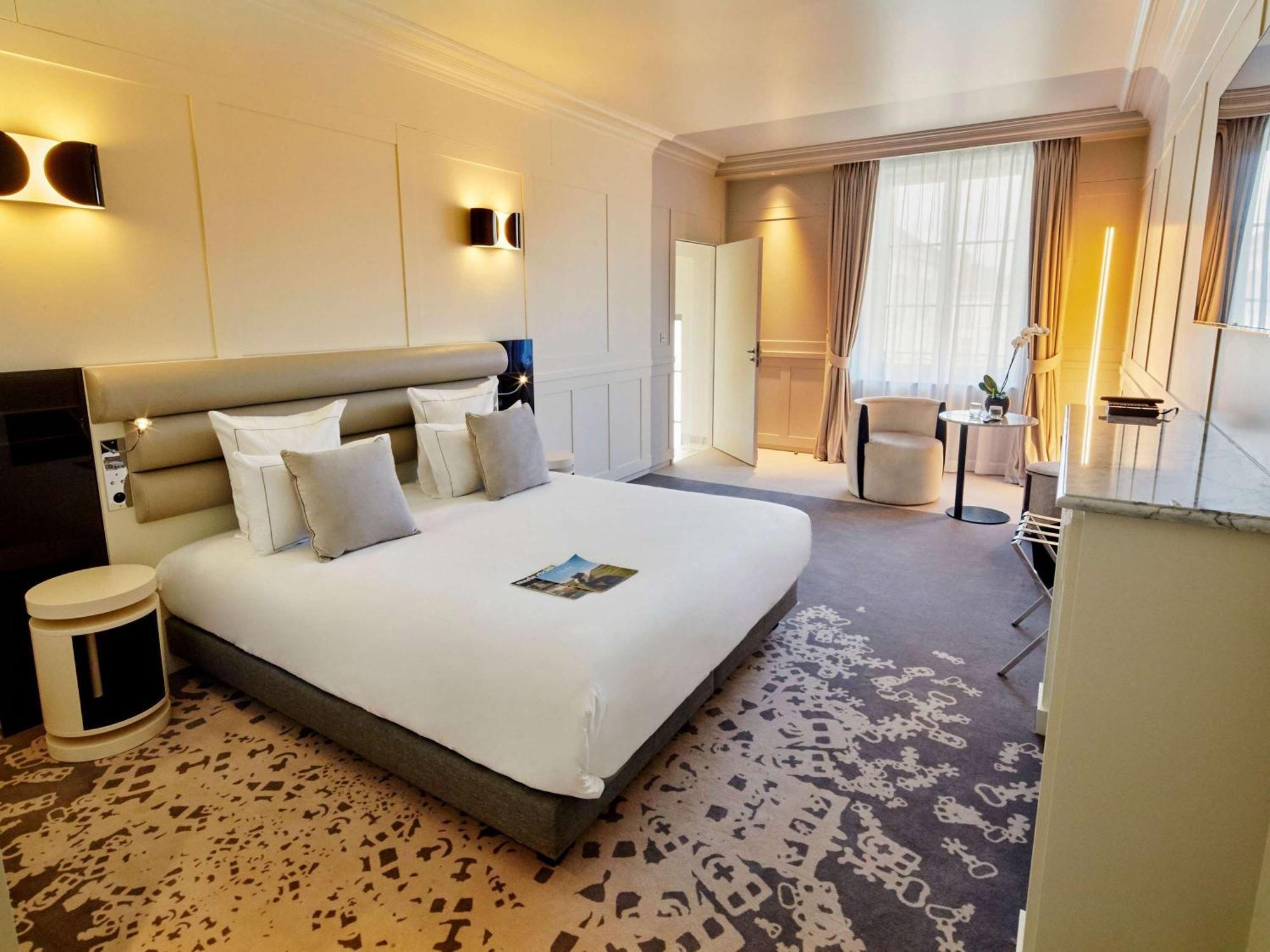 La Licorne Hotel & Spa Troyes - Mgallery Collection ทรัวส์ ภายนอก รูปภาพ