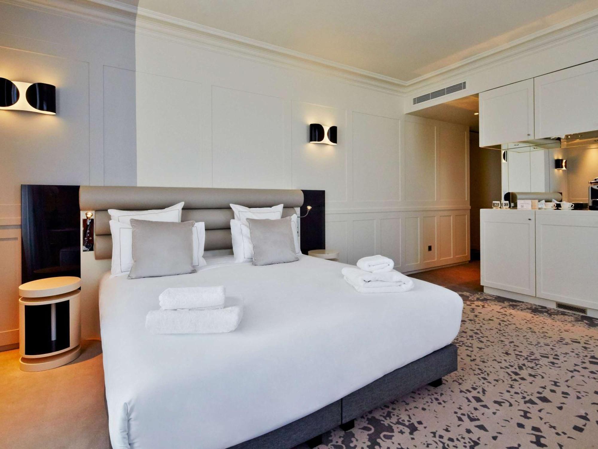 La Licorne Hotel & Spa Troyes - Mgallery Collection ทรัวส์ ภายนอก รูปภาพ